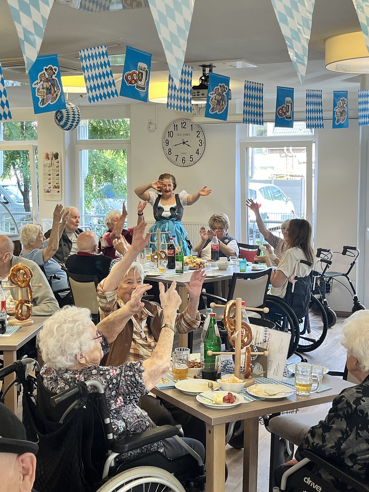 Bewohner beim Oktoberfest Pro Talis 